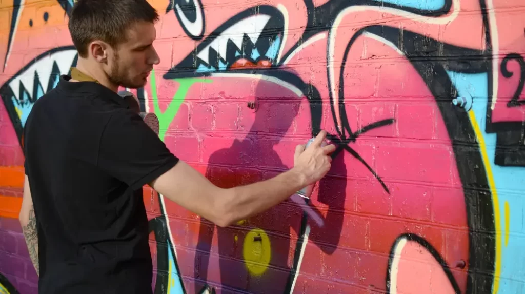 What spray paint do graffiti artists use