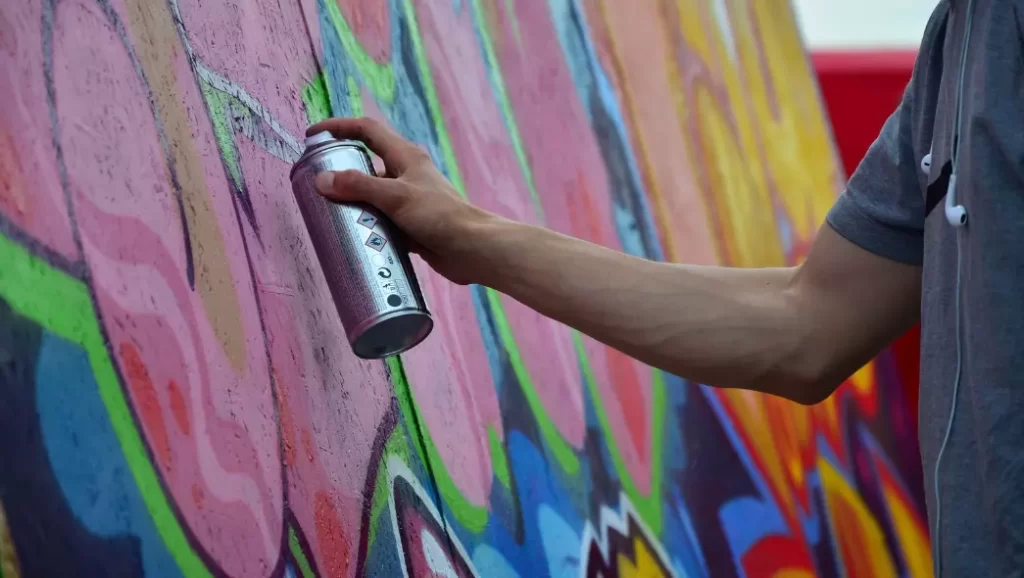 What spray paint to use for graffiti