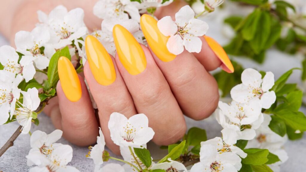 yellow-nail-polish-meaning