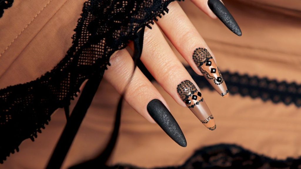 why-do-men-wear-black-nail-polish-paintingspider